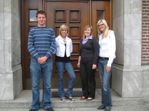 Photo of trainees as forwarding and logistic services clerks 01.08.2009